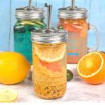 Mason Jar: Pouring juices