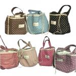 assorted colours of insulated lunch bags